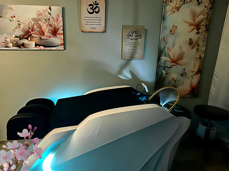 Behandlungsraum von Top Head Spa in Gießen mit Head-Spa-Liege